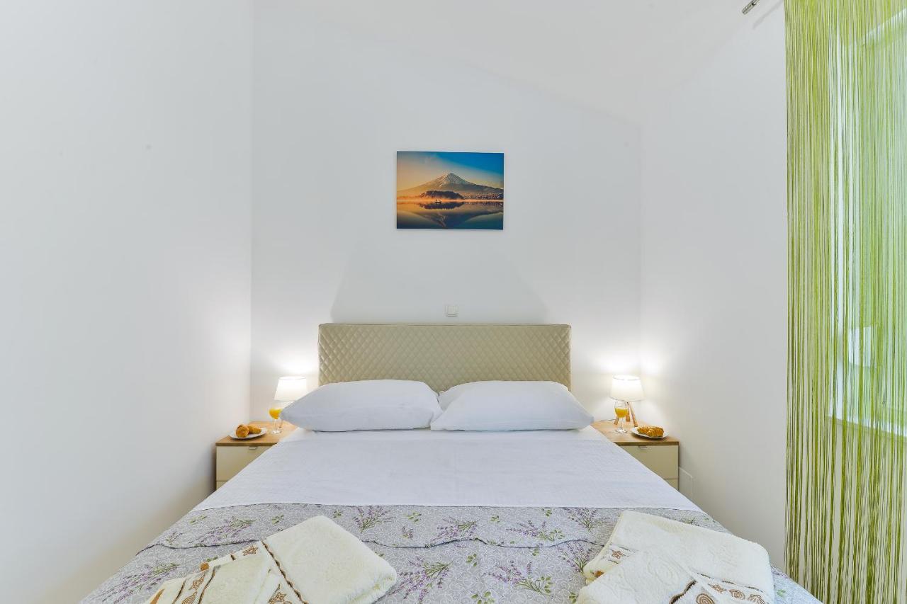 Cascada With Private Jacuzzi And Private Parking Villa