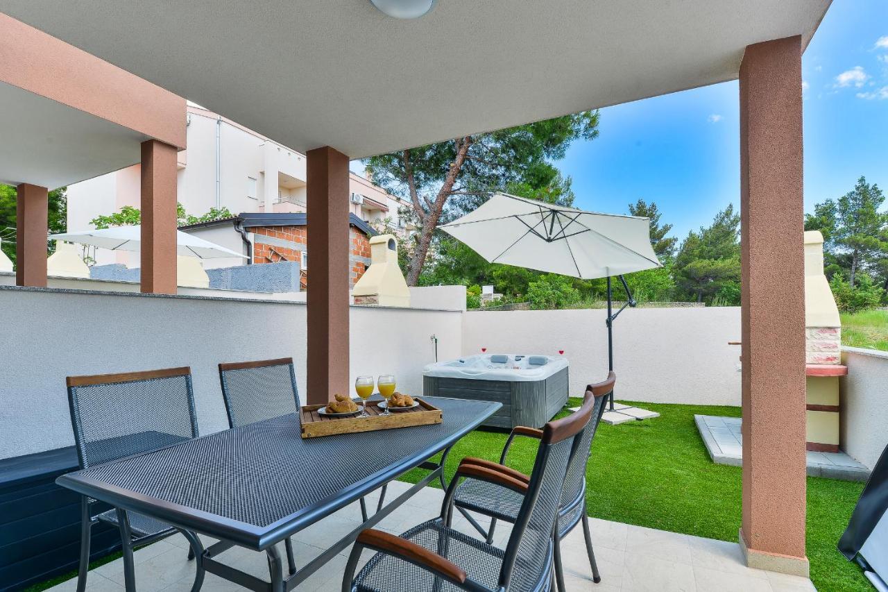 Villa Cascada With Private Jacuzzi And Private Parking Starigrad Paklenica