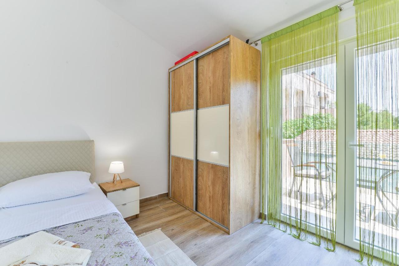 Cascada With Private Jacuzzi And Private Parking Villa Starigrad Paklenica