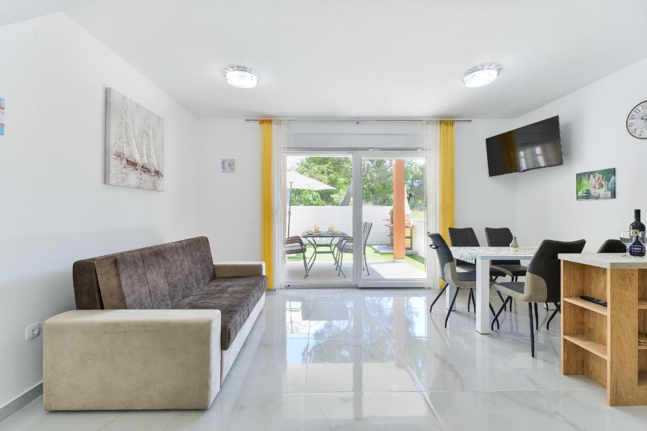 Cascada With Private Jacuzzi And Private Parking