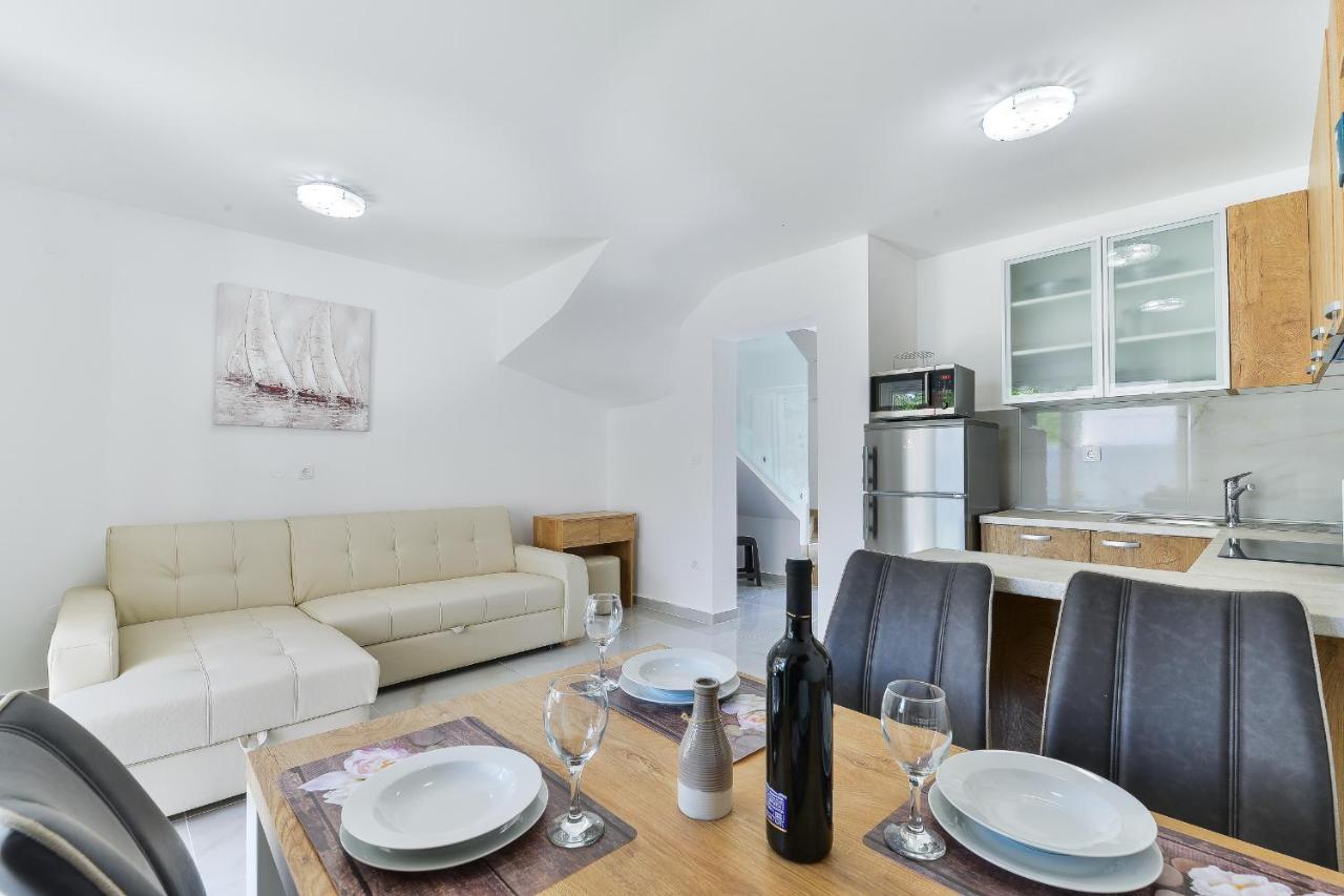 Cascada With Private Jacuzzi And Private Parking Villa