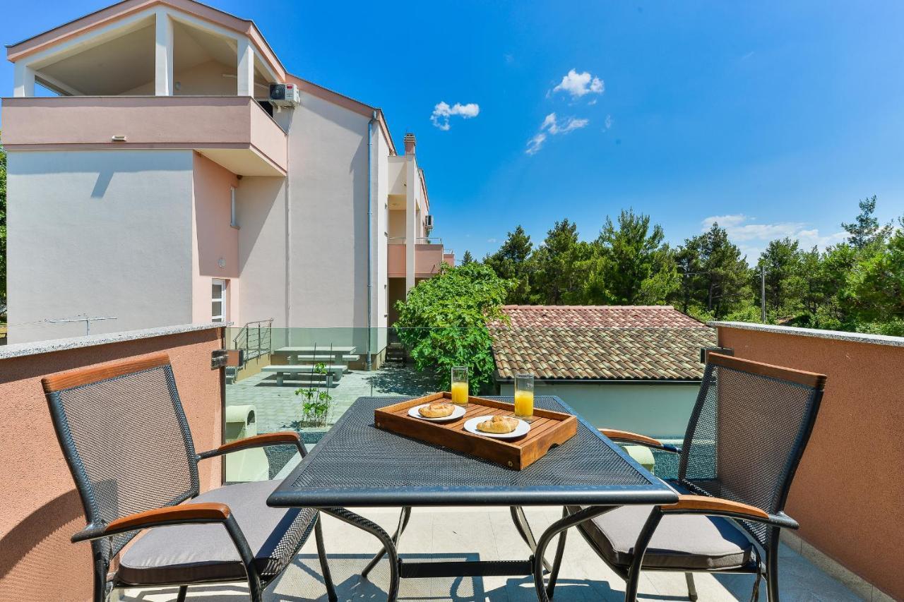 Cascada With Private Jacuzzi And Private Parking Villa