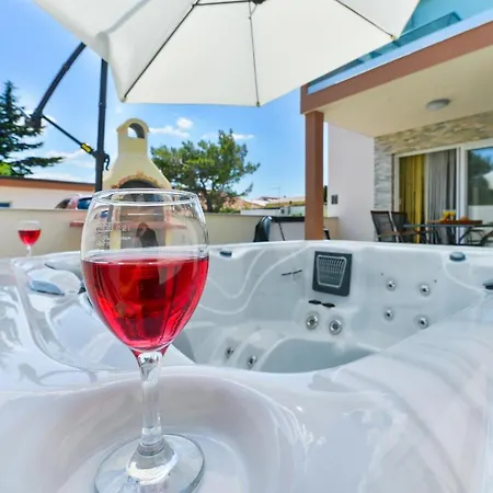 Cascada Villas With Private Jacuzzi And Private Parking Starigrad Paklenica Exterior foto