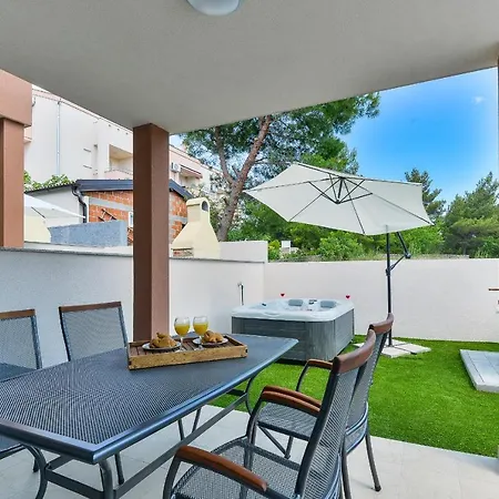 Cascada Villas With Private Jacuzzi And Private Parking Starigrad Paklenica Exterior foto