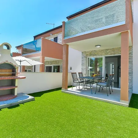 Cascada Villas With Private Jacuzzi And Private Parking Starigrad Paklenica Exterior foto