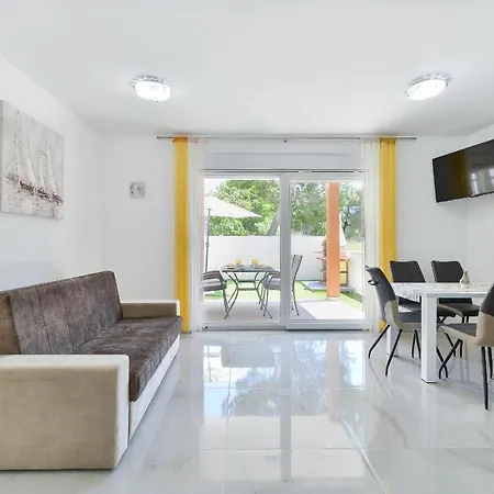 Cascada Villas With Private Jacuzzi And Private Parking Starigrad Paklenica Exterior foto