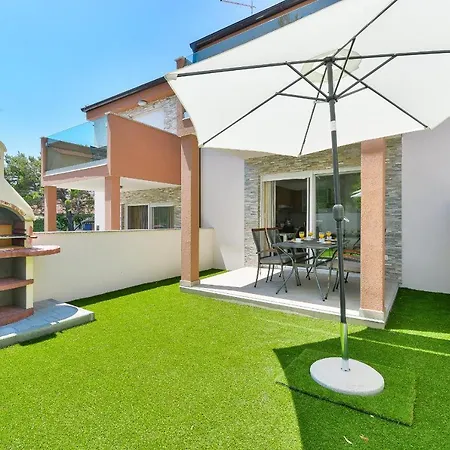 Cascada Villas With Private Jacuzzi And Private Parking Starigrad Paklenica Exterior foto