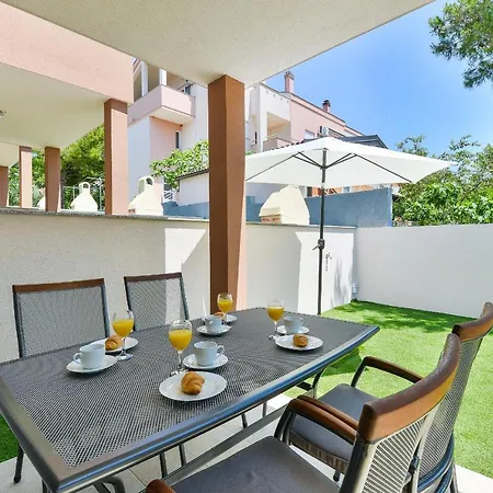 Cascada Villas With Private Jacuzzi And Private Parking Starigrad Paklenica Exterior foto