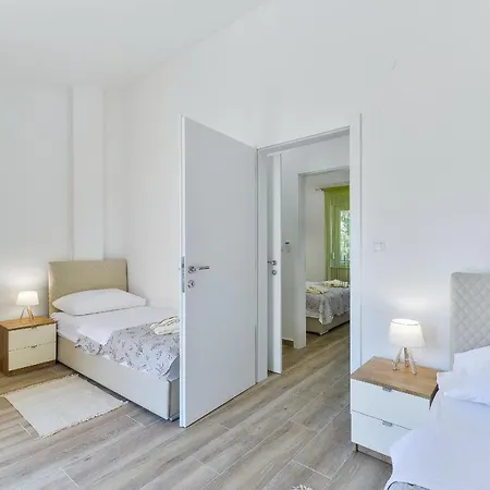 Cascada Villas With Private Jacuzzi And Private Parking Starigrad Paklenica Exterior foto