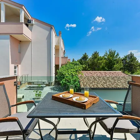 Cascada Villas With Private Jacuzzi And Private Parking Starigrad Paklenica Exterior foto