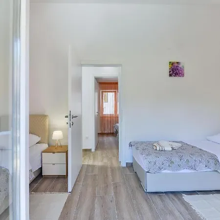 Cascada Villas With Private Jacuzzi And Private Parking Starigrad Paklenica Exterior foto